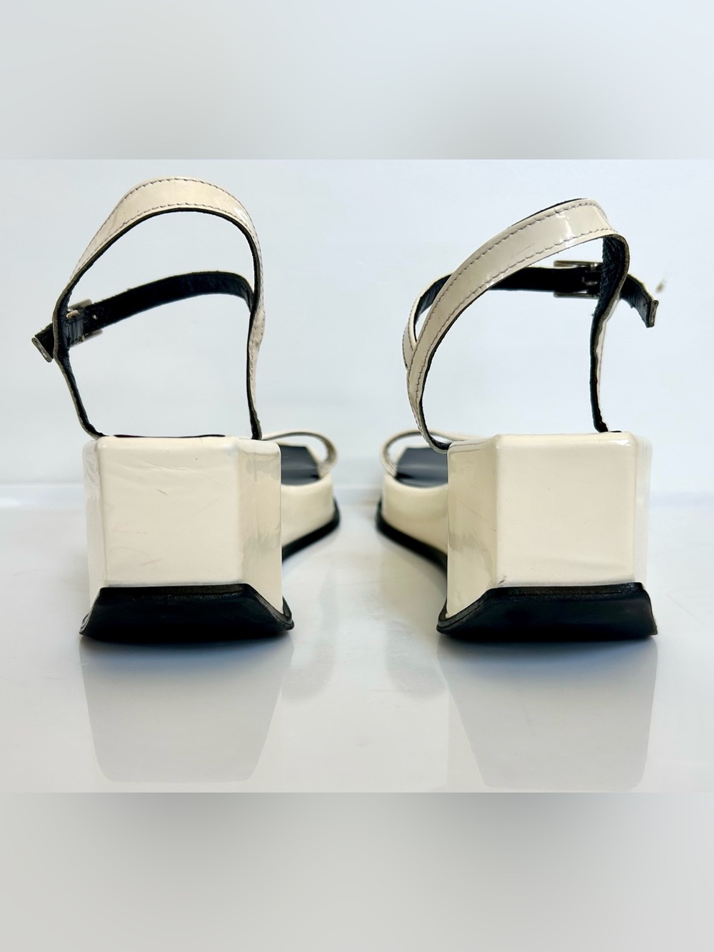 Robert Clergerie Black and White Platform Mod Geometric Sandals - Picture 4 of 9